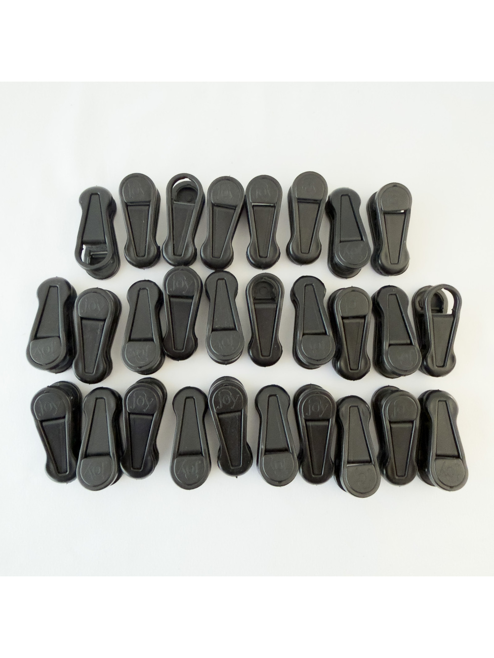 Joy Mangano Huggable Hangers Finger Pant Clips - 28 Pieces